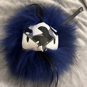 Large purse Pom Pom